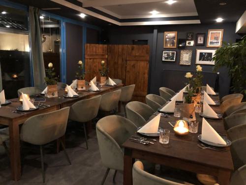 fe2b285e-b72f-421c-a1b8-a146cd5a59fa